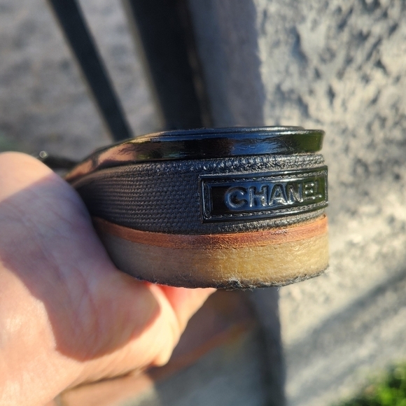 RARE VINTAGE CHANEL SANDALS - Picture 7 of 14